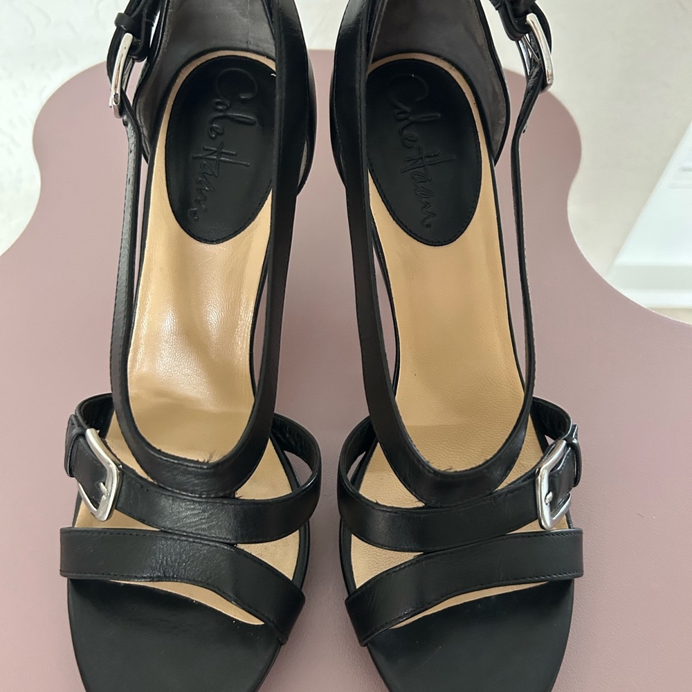 Cole Haan NIKE Air Pumps - Black
Like New - Picture 6 of 8
